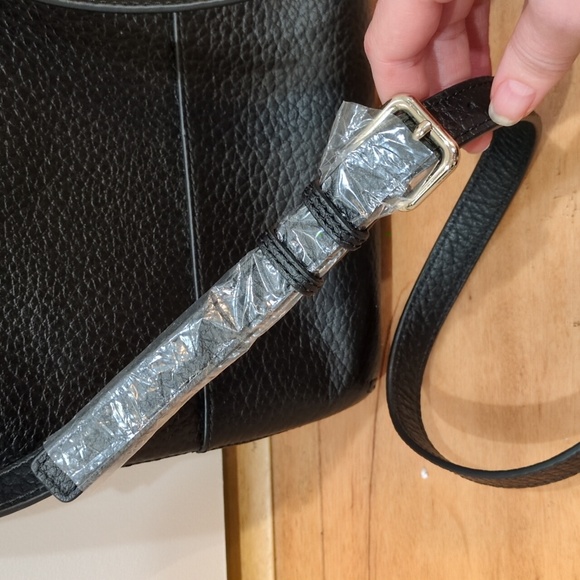 Kate Spade NWOT Black Leather Crossbody Purse  Bay Street Cora Slim - Picture 4 of 11